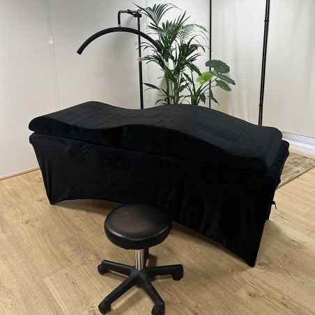 BEZUG FÜR EINEN LEGETISCH