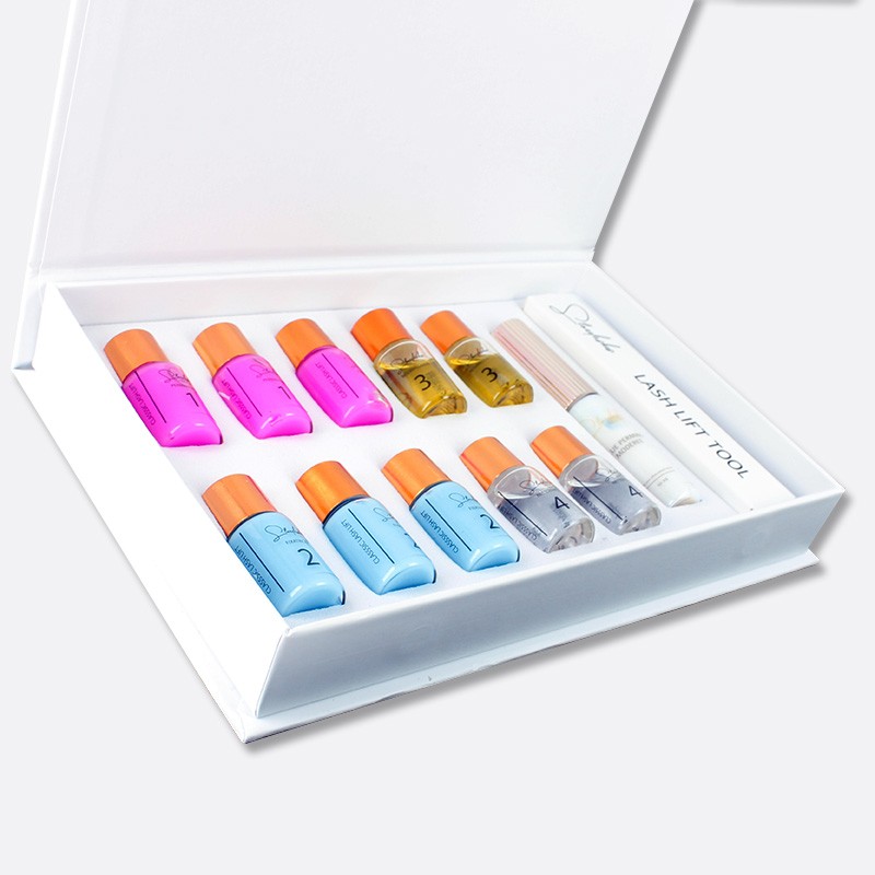 Présentation du kit de rehaussement de cils StoreLashes destiné aux prestations professionnelles.