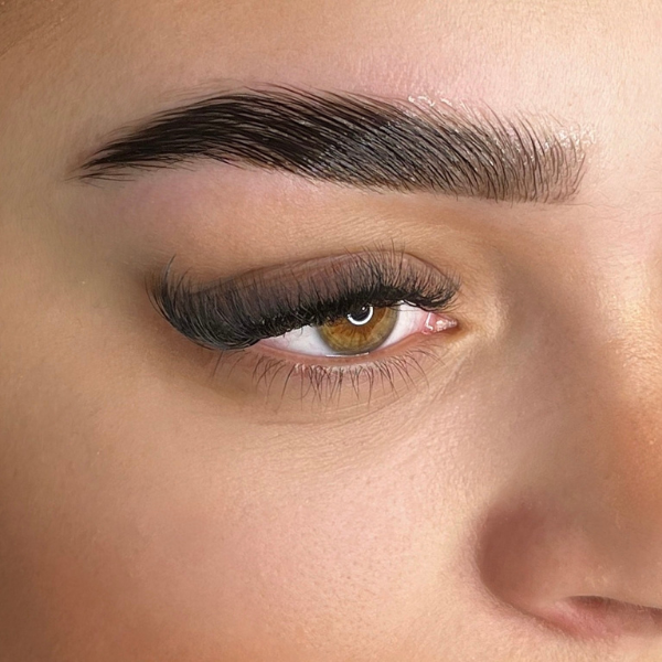 Brow Lift StoreLashes : Étapes de la prestation et produits utilisés Dans cet article, déc Brow Lift StoreLashes : Étapes de la prestation et produits utilisés Dans cet article, déc