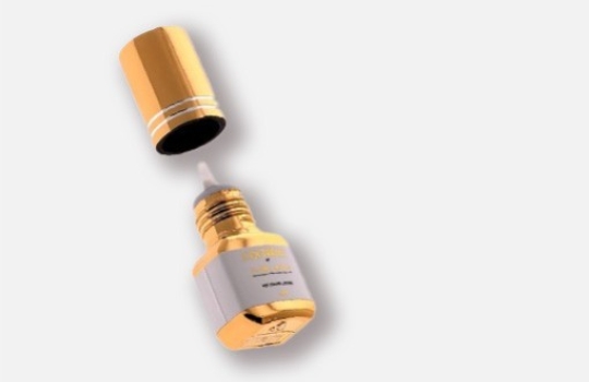 Comment choisir sa colle pour extensions de cils ?